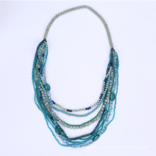 Collier en perles en plastique multi-longue